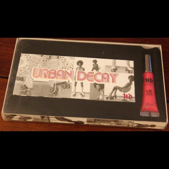 NIB Urban Decay Rollergirl palette - Picture 3 of 3